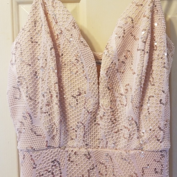 PRETTY CHARLOTTE RUSSE DRESS - Picture 2 of 2